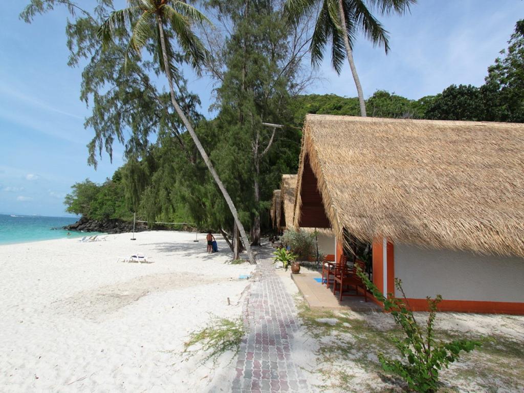Coral Island Resort Phuket Exterior foto